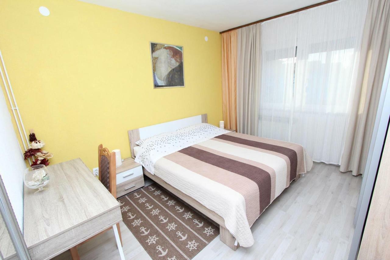 Apartments And Room Eva Ρόβινι Εξωτερικό φωτογραφία