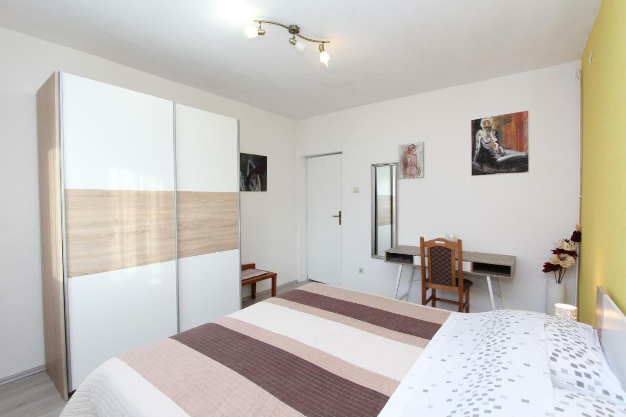 Apartments And Room Eva Ρόβινι Εξωτερικό φωτογραφία